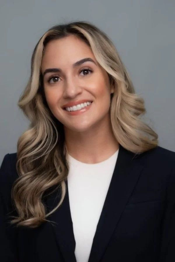 Elizabeth Hernández, Esq. - Associate Attorney in My 305 Attorneys